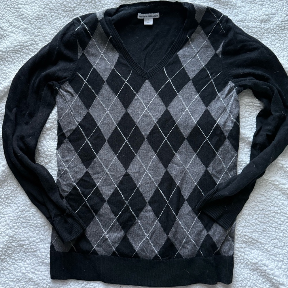 Amazon Black and Gray V-Neck Sweater with Argyle Pattern